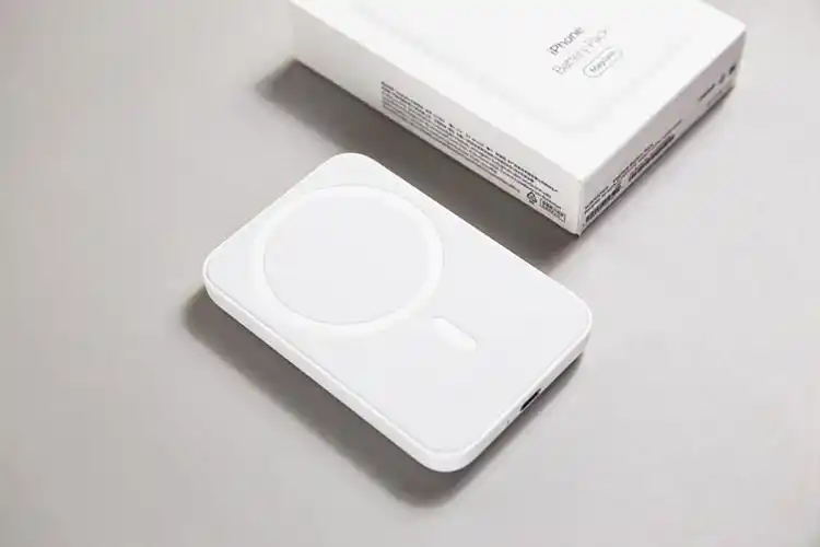 苹果magsafe外接电池实测竟然输给50元的充电宝