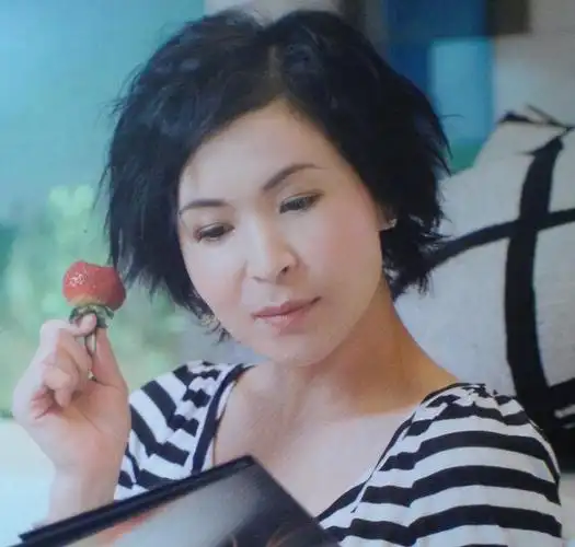 最美公孙绿萼:主动放弃走红,与男友恋爱24年才结婚,如今怎样了