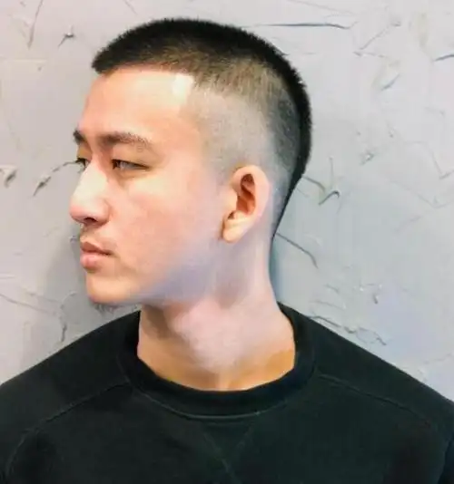 男生清新短发发型