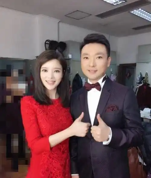 央视主播胡蝶:倒贴50万与陆川闪婚,婚后分居生下一儿一女_电视剧_父亲