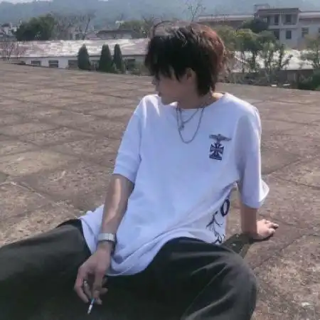 非主流qq头像男生只是我们生命的一个过客