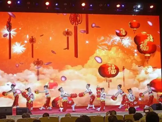 本市老艺术家老干部与孤独症孩子同台演出星心相融