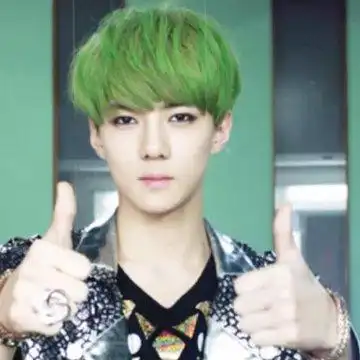 男生染头发什么颜色好看 男士染绿色颜色发型(4)