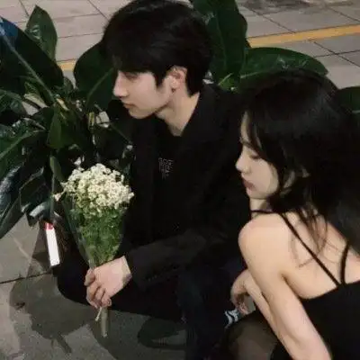 2022超拽甜蜜情侣头像一左一右