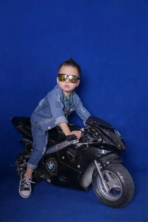 酷哥帅弟一起庆生