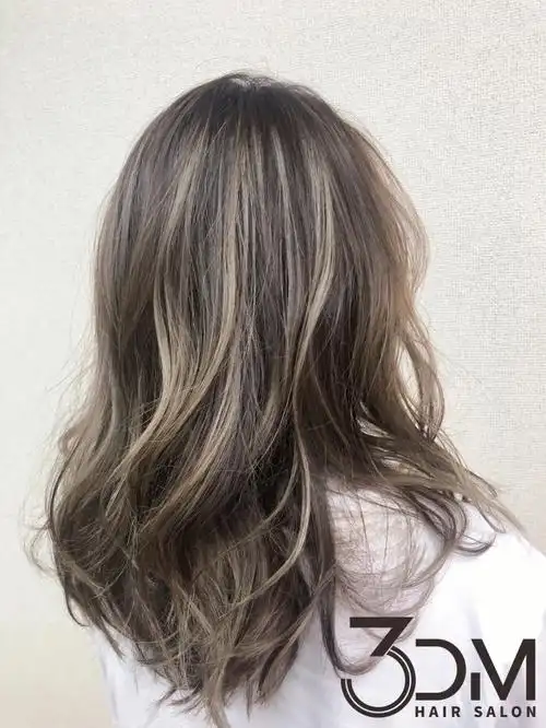 适合夏天扎头发挑染