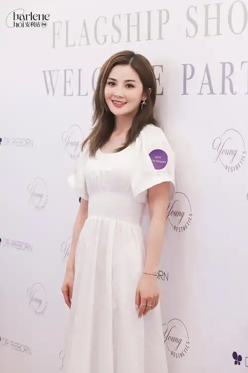 蔡卓妍阿sa饭拍