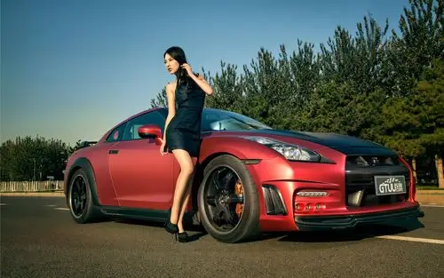 日产gt-r 改装车车模王君瑜高清美女桌面壁纸(5)