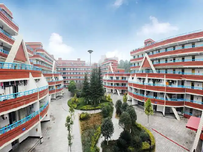 p>四川省绵阳中学(mianyang high school sichuan),简称绵中,是绵阳
