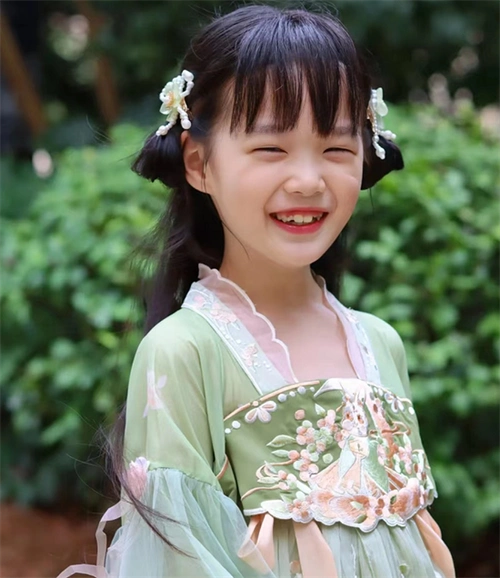 《苍兰诀》小兰花同款发型发饰,可以说从此古装女主儿时的样子有了