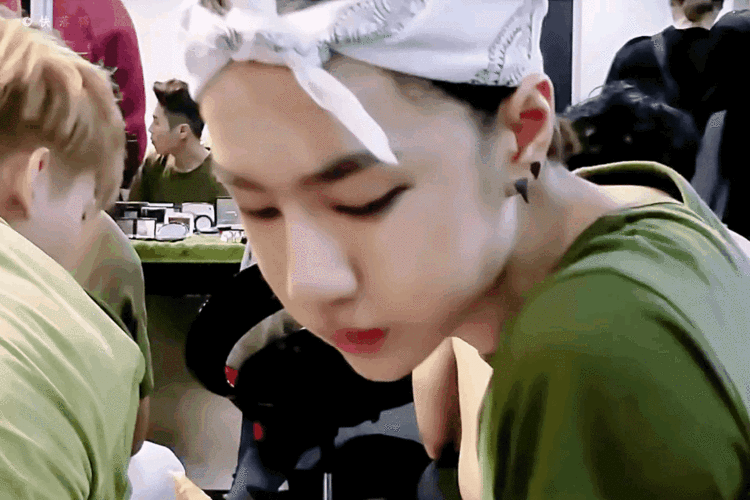 王一博的奶膘说没想到吧时隔多年我还在