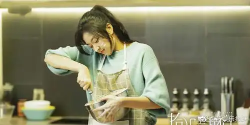 《拾光里的我们》首播,精致的甜腻爱情剧,孙千唐晓天演技不差