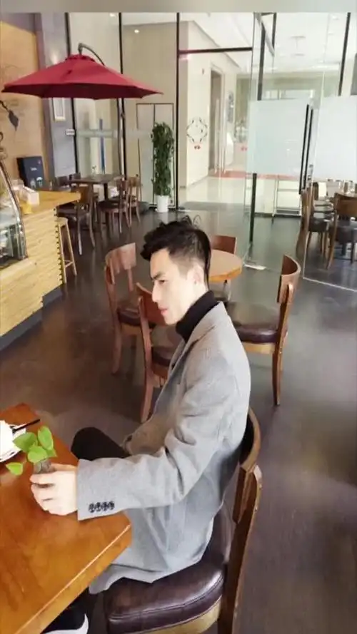 魔教教主智勋发八块腹肌赤身照,看呆小姐姐!-娱乐视频-搜狐视频