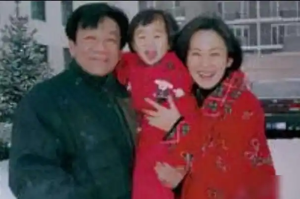 侯耀文前妻袁茵结婚11年不甘寂寞红杏出墙转身嫁给师侄