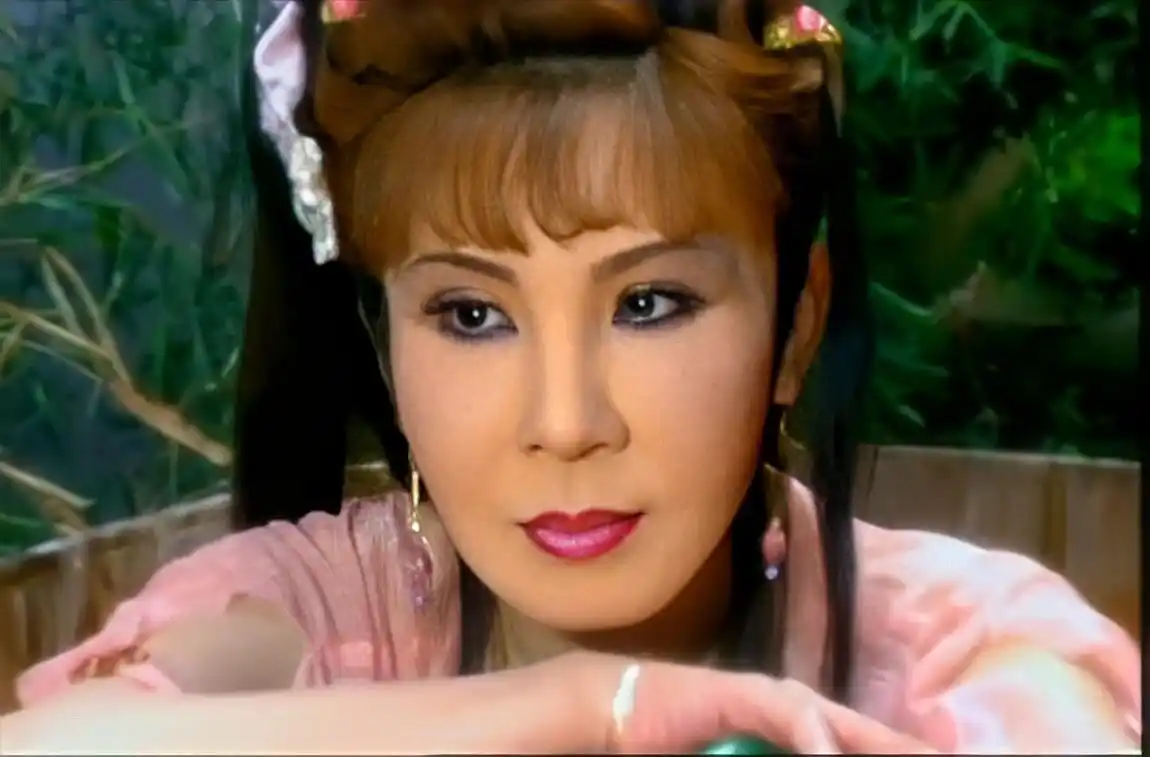 被全网骂了二十多年的西门大妈,与男神演亲密戏,黯然退圈之谜