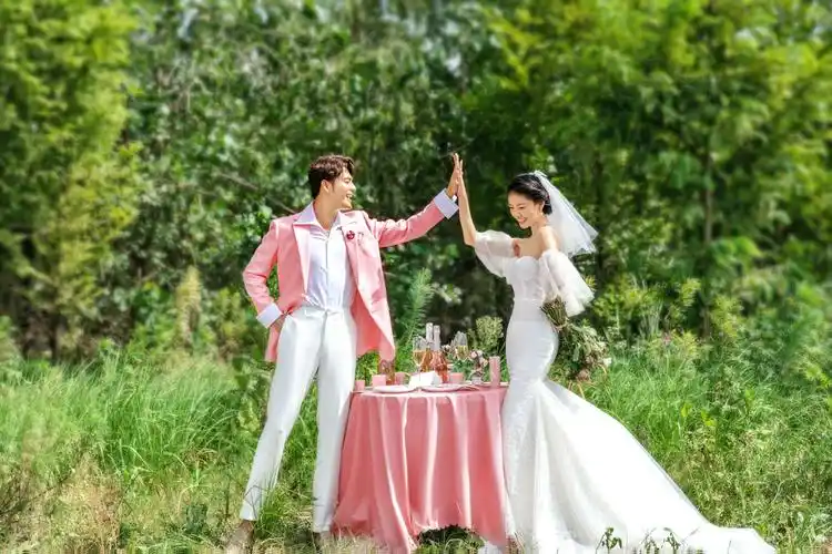 排行榜 爱特婚纱 作品精选 > 详情 334 0 作品集: 场景:[外景]风格