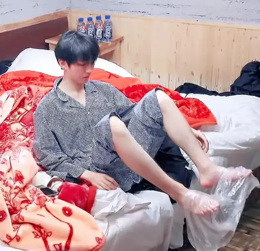 王俊凯是在凹人设 还是?