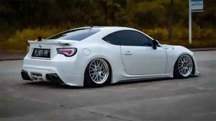 贴地风格丰田86改装airbft气动避震案例