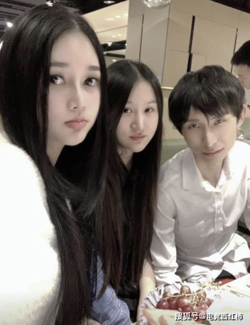 梦泪真名叫肖闽辉梦嫂真名叫魏苗苗看到粉丝给他小孩取的名字梦泪笑了