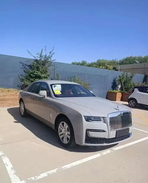 劳斯莱斯古思特风暴灰爱马仕橘438万一降到底