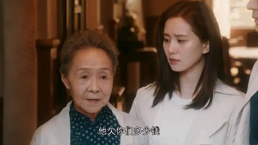 杨祐宁,杨玏,陈道明等主演的,改编自亦舒同名小说的电视剧《流金岁月