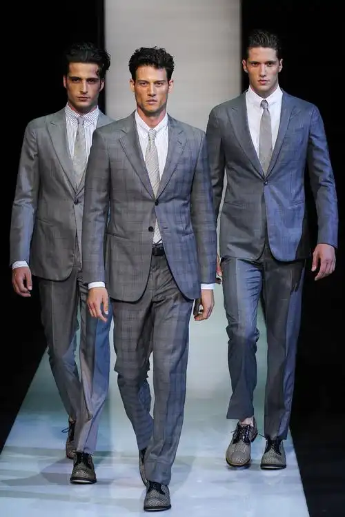 世界顶级奢侈品牌giorgio armani(乔治·阿玛尼),日前在米兰男装周上