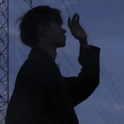 你的每句谎话我都信丧男生头像