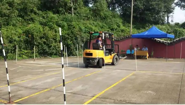 叉车考试顺利完结