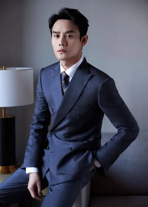 不拍戏就"消失",41岁的王凯,已经走上男演员的另一条大路