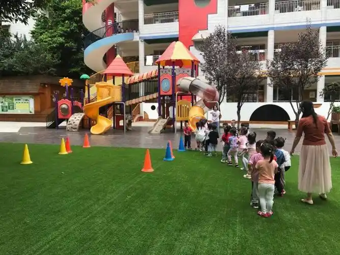 实幼:幼儿园欢乐多