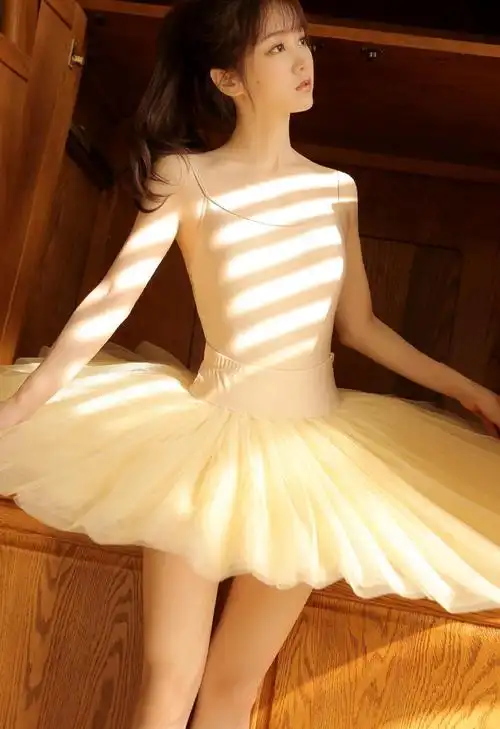 芭蕾舞女清纯唯美居家私房写真