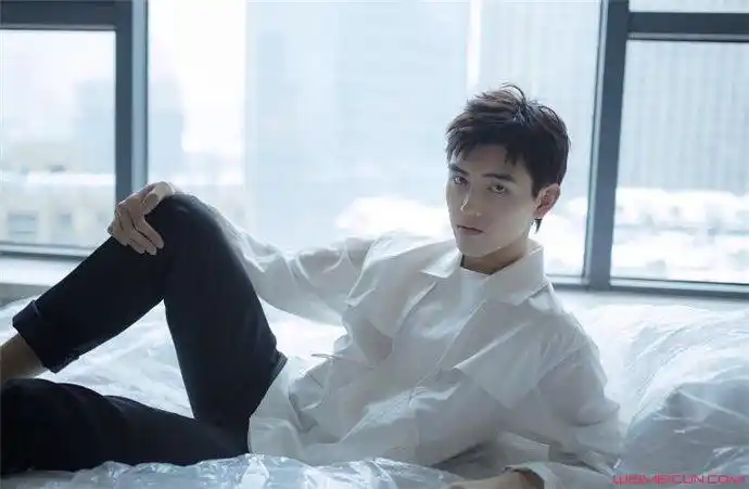 关于陈飞宇赤脚图片的图片及评论