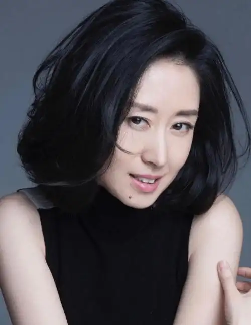 演员在入行二十多年之后意外爆红,然而鲜为人知的是此时的刘敏涛刚刚