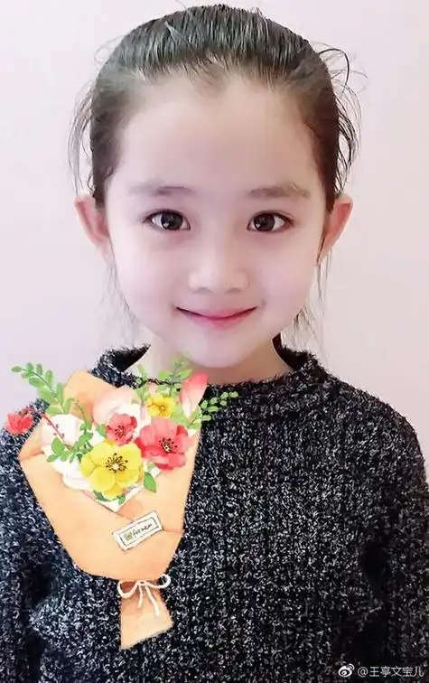 邓伦女儿王亭文凌晨晒舞蹈视频变瘦长高获好评