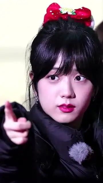 金智秀jisoo,超级喜欢她黑发扎马尾的时候!