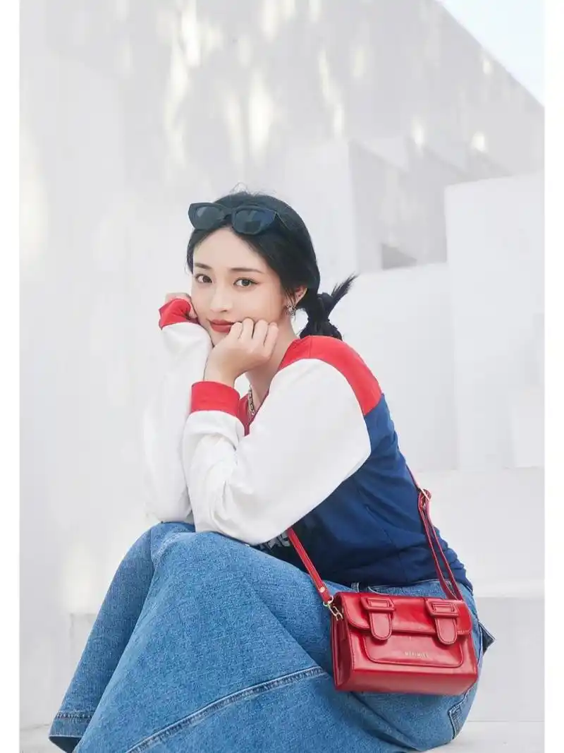 周洁琼美式复古风穿搭 周洁琼最新穿搭我好喜欢.