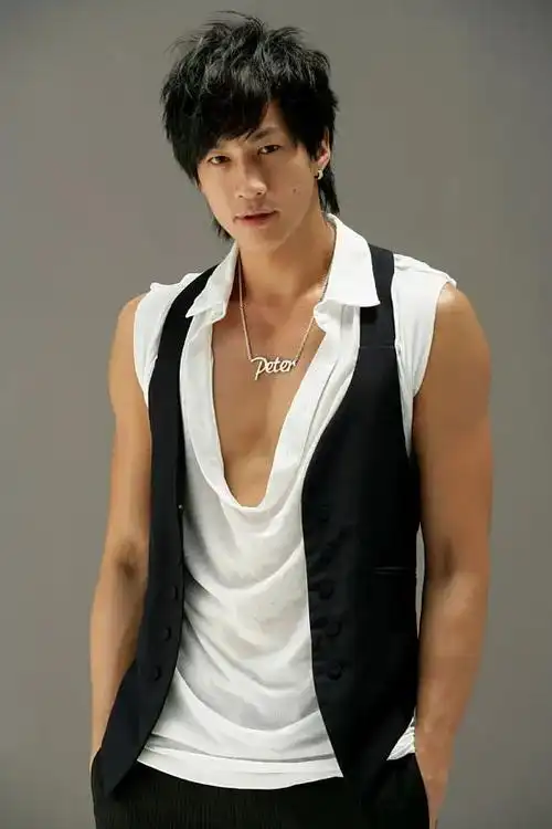 林更新和何润东好像啊