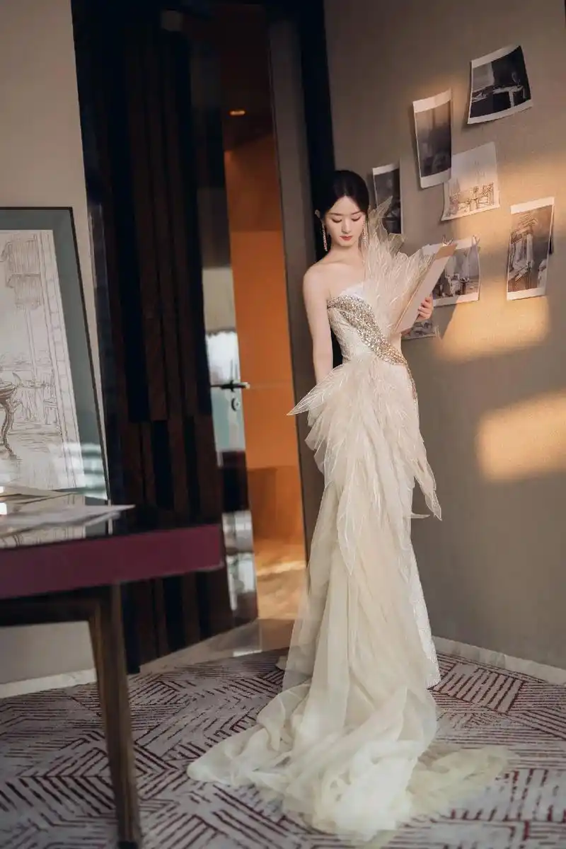 独一无二的颖宝#赵丽颖美出高级感 #赵丽颖新剧 #晚礼服 - 抖音