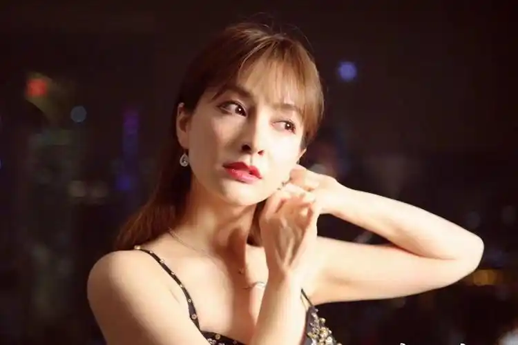 q2:水瓶座的明星有哪些?