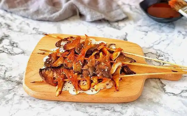 (烤蘑菇串)