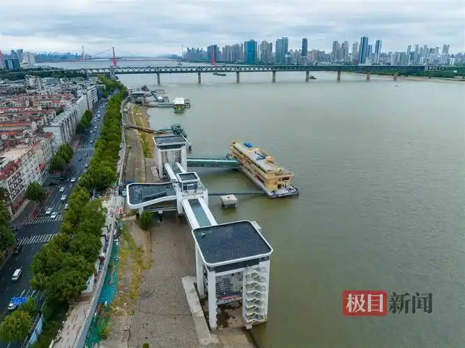 大鹏展翅,中华路码头迎蝶变_武汉_改造_趸船