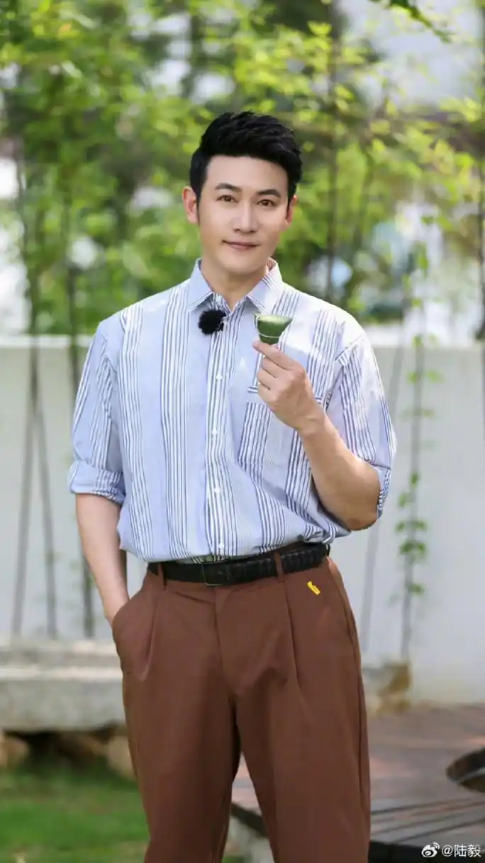 陆毅因为贝儿参加披荆斩棘# 陆毅回应为何参加"哥哥"称,既然贝儿讼腚