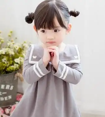 儿童两个丸子头的扎法效果图 示范儿童可爱丸子头如何扎