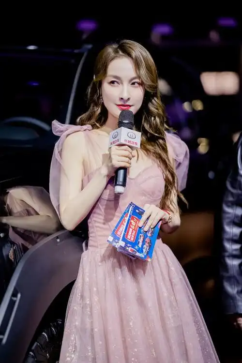 吴昕藕粉色星光纱裙写真图片89