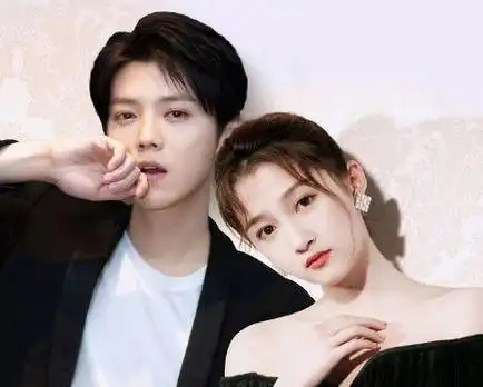 鹿晗空余时间陪关晓彤,两人现身会所如胶似漆,男方事业飞跃发展