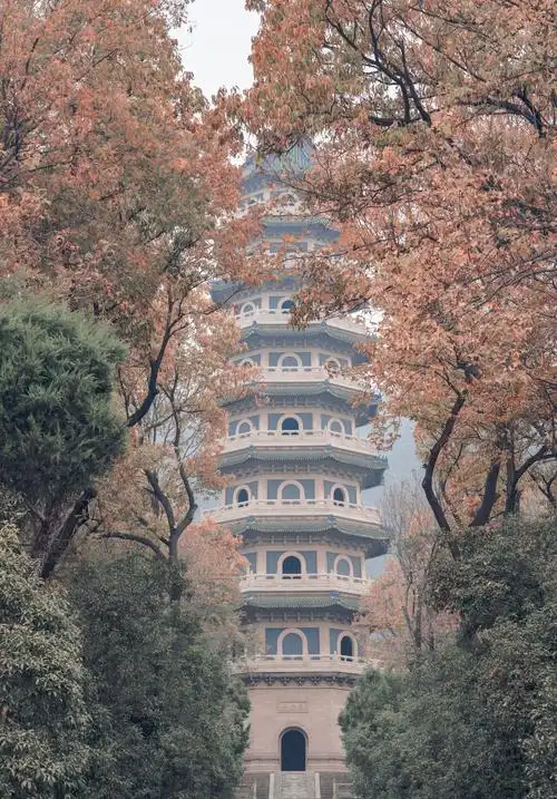 南京灵谷寺,阴天警告