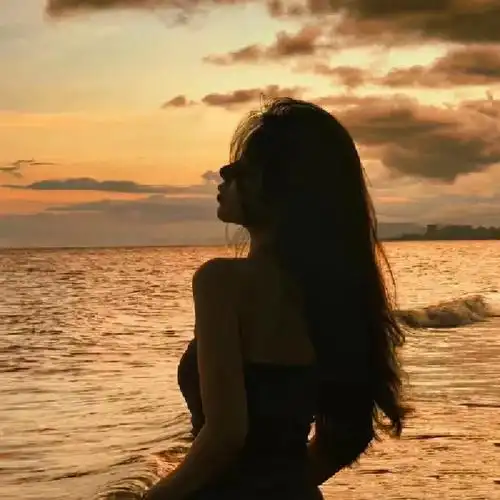 背影版闺蜜头像,最后两张不是