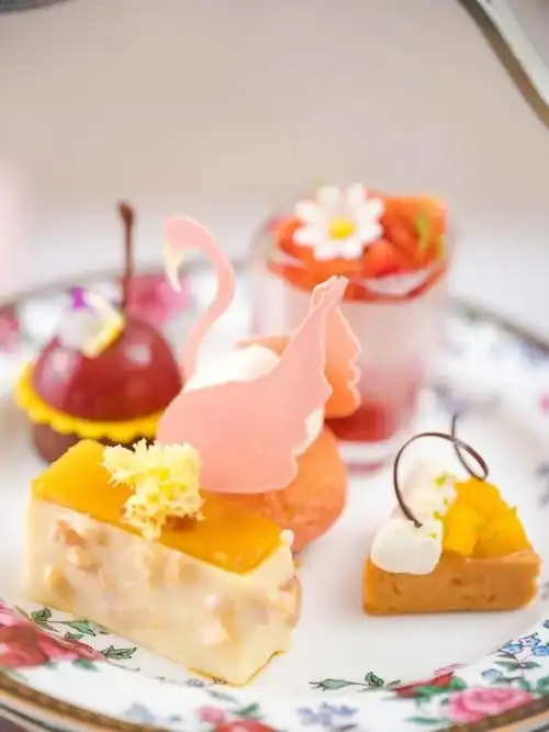 sweet delight甜点这次的下午茶包含5款甜点,4款咸点,还可任选两杯