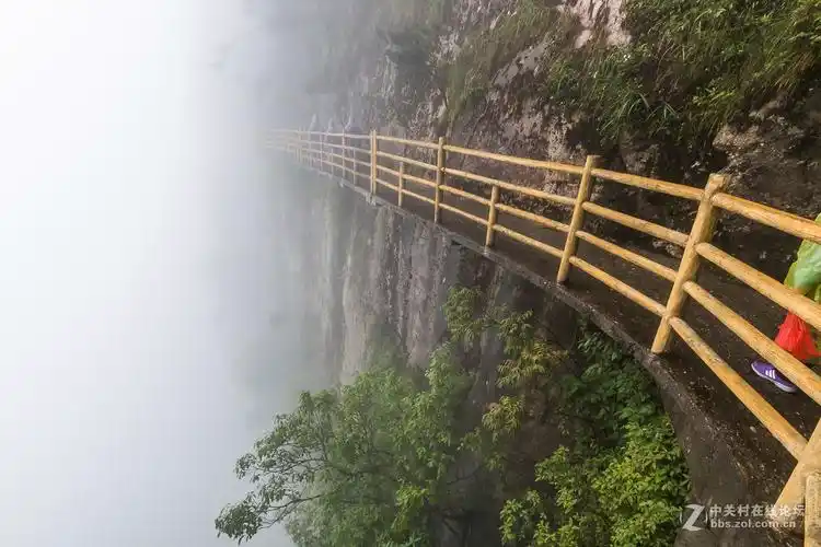 江西宜春明月山青云栈道