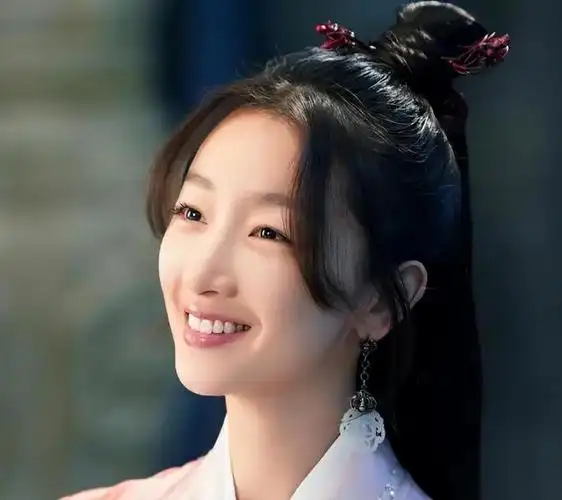 周冬雨用《千古玦尘》又一次证明了,电影演员和电视剧演员的表演是